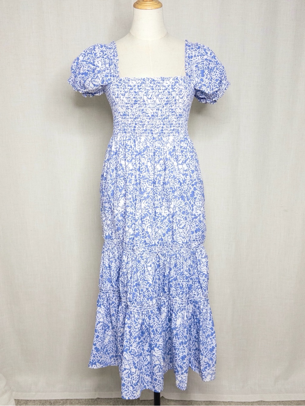 O.P.T Tuscany Cornflower Blue White Floral Smocked Midi Dress Puff Sleeve Large